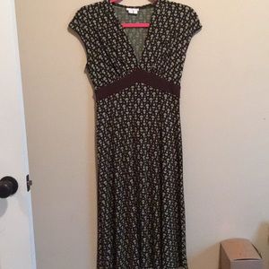 Brown and green capsleeve dress
